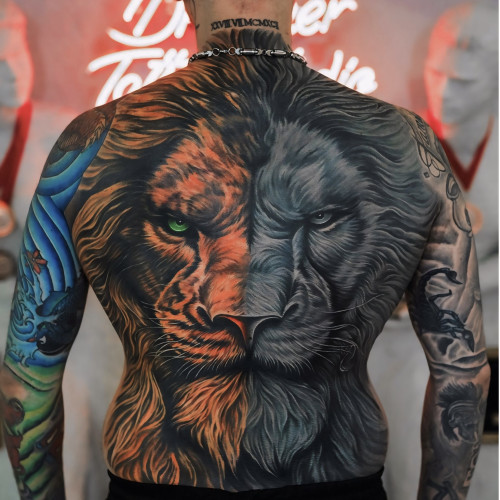 lion tattoo sırt dövmesi