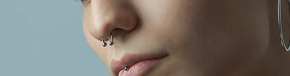 Septum Piercing: Acı, İyileşme Süresi, Takı ve Fiyat
