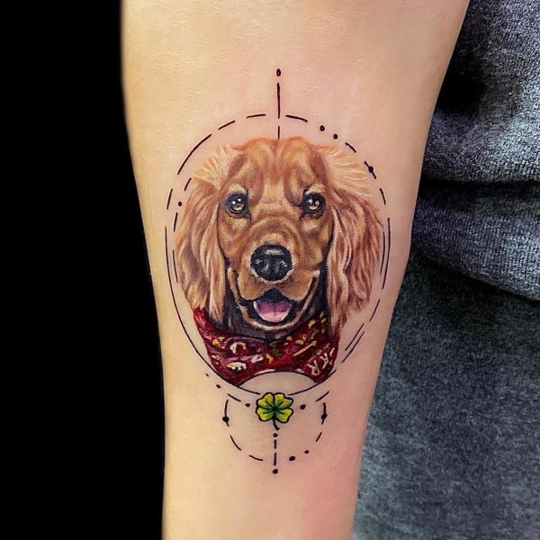 Köpek Portre Minimal Çerçeve Dövmesi